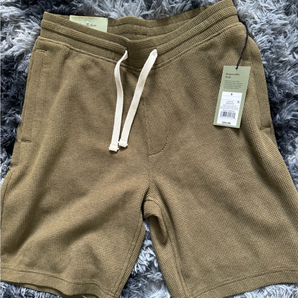 Goodfellow &Co olive green shorts